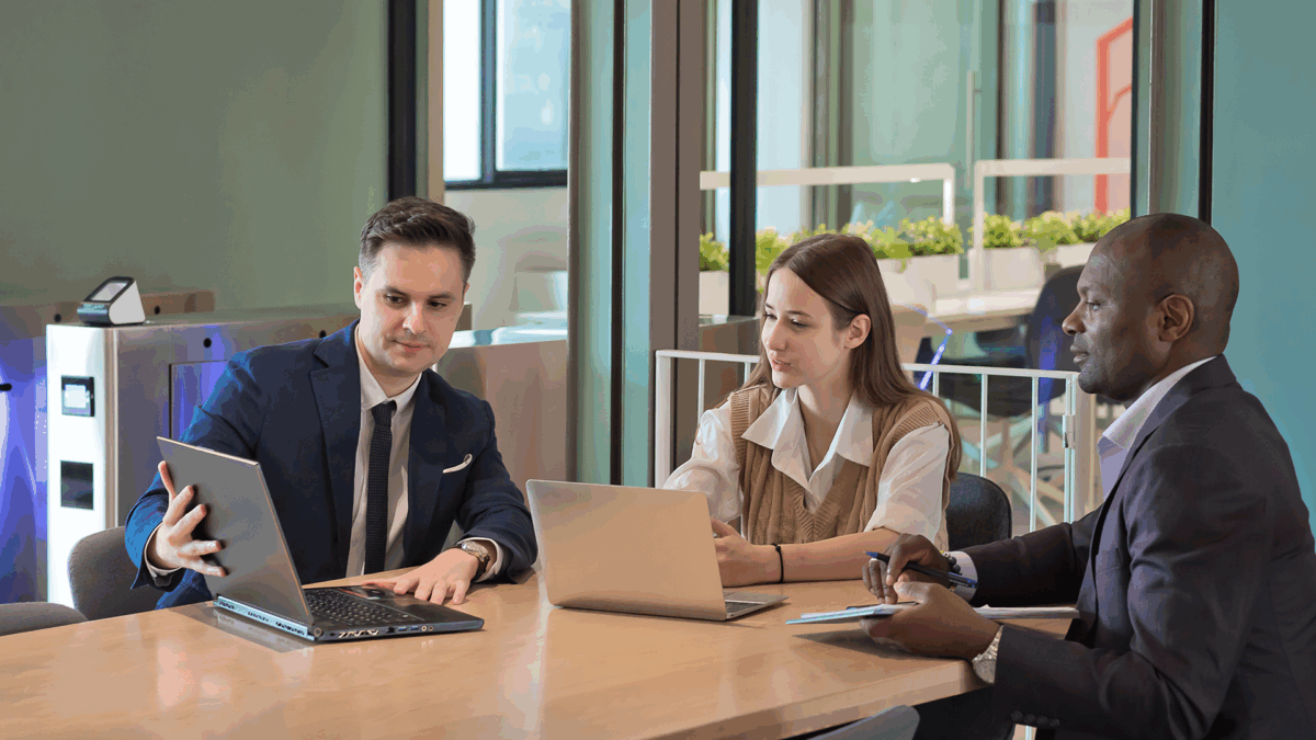 How can management software professionalize administration in the education sector?