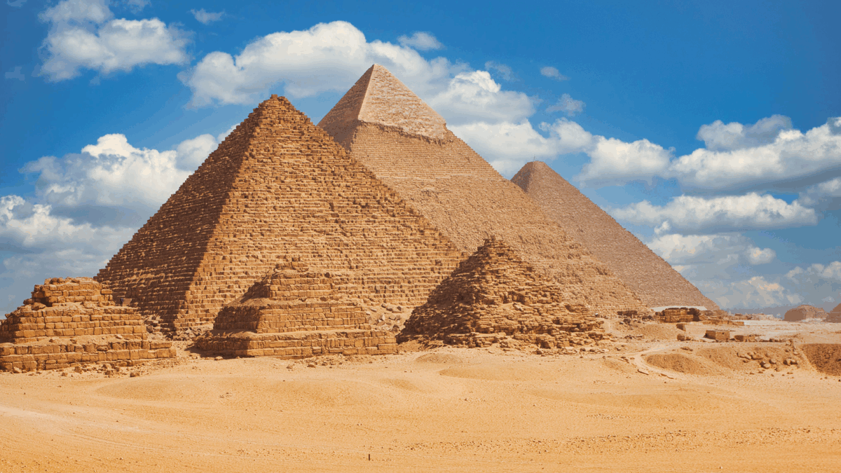 Gerencia de Proyectos en las Pirámides de Egipto: Lecciones Milenarias para los Desafíos Actuales